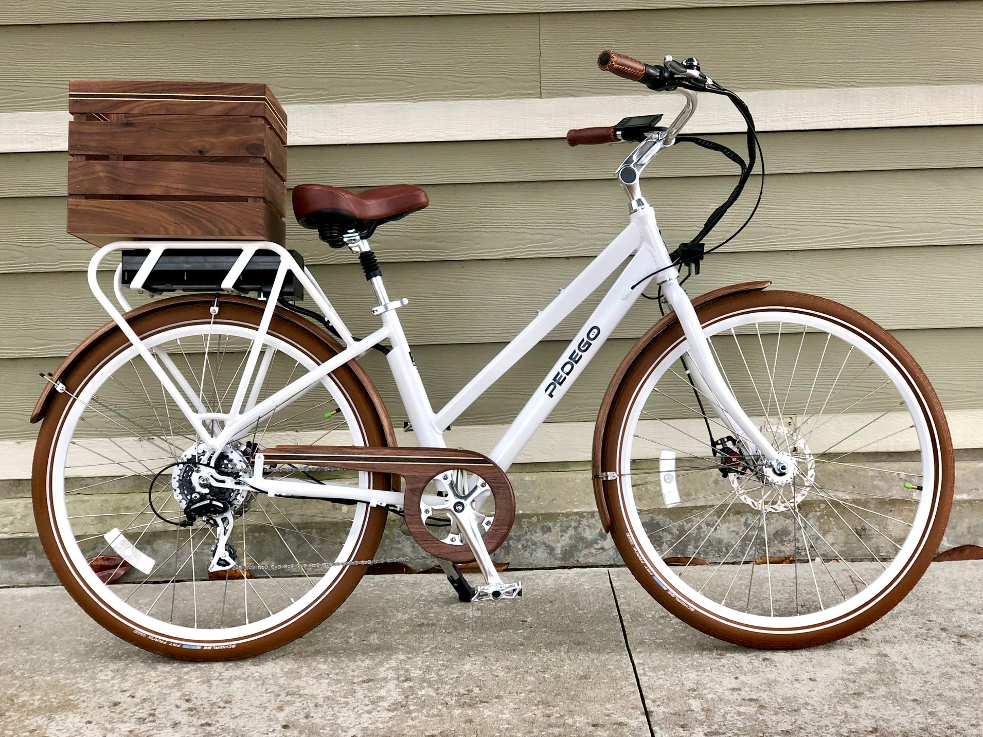 White bike online fenders